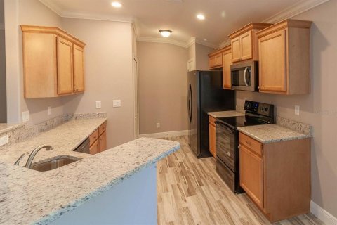 House in Umatilla, Florida 3 bedrooms, 124.77 sq.m. № 2237224 - photo 5