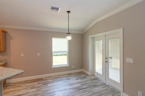 House in Umatilla, Florida 3 bedrooms, 124.77 sq.m. № 2237224 - photo 4