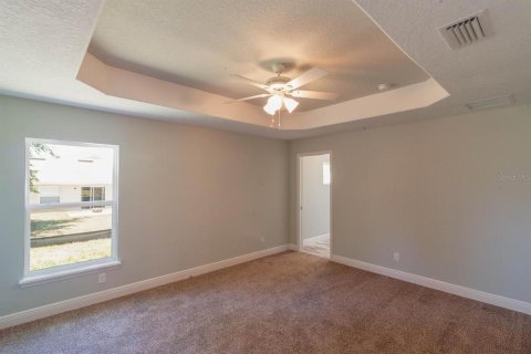House in Umatilla, Florida 3 bedrooms, 124.77 sq.m. № 2237224 - photo 8
