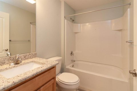 House in Umatilla, Florida 3 bedrooms, 124.77 sq.m. № 2237224 - photo 14