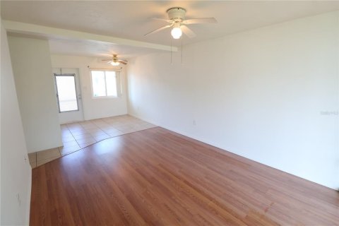 Condominio en alquiler en Bradenton, Florida, 1 dormitorio, 53.51 m2 № 1829537 - foto 9