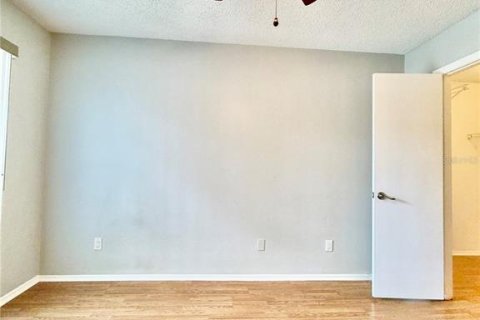 Condo in Tampa, Florida, 2 bedrooms  № 2400373 - photo 18
