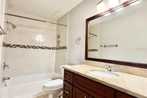 Condo in Tampa, Florida, 2 bedrooms  № 2400373 - photo 14