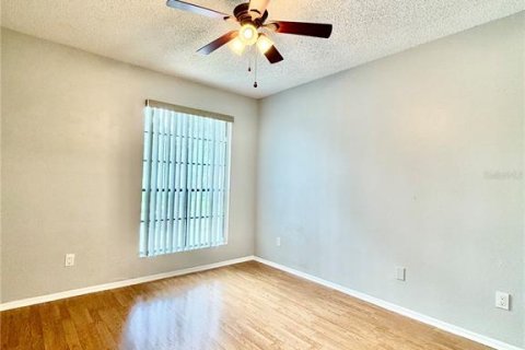 Condo in Tampa, Florida, 2 bedrooms  № 2400373 - photo 16