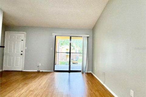Condo in Tampa, Florida, 2 bedrooms  № 2400373 - photo 10