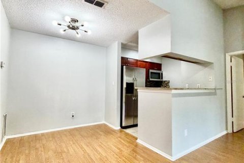 Condo in Tampa, Florida, 2 bedrooms  № 2400373 - photo 24
