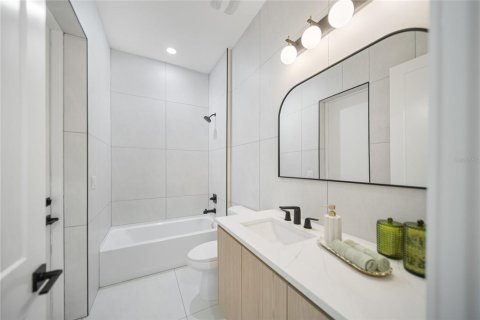 Casa en venta en Port Charlotte, Florida, 4 dormitorios, 170.38 m2 № 1838101 - foto 25