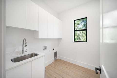 Casa en venta en Port Charlotte, Florida, 4 dormitorios, 170.38 m2 № 1838101 - foto 24