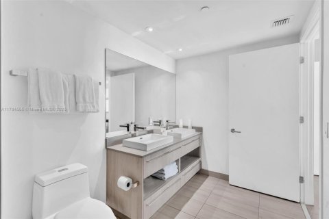 Condo in Hollywood, Florida, 1 bedroom  № 1867762 - photo 23