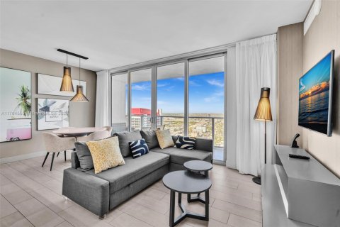 Condo in Hollywood, Florida, 1 bedroom  № 1867762 - photo 15