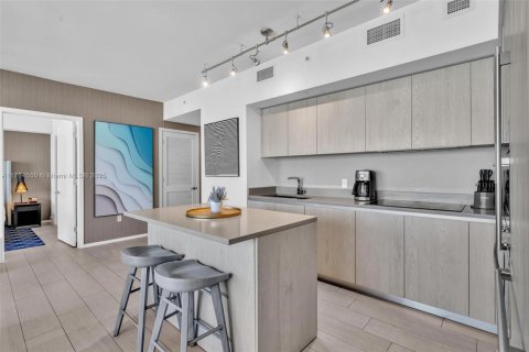 Condo in Hollywood, Florida, 1 bedroom  № 1867762 - photo 6