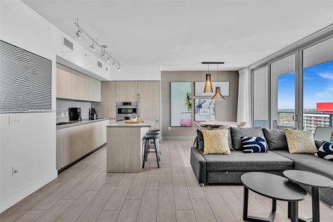 Condo in Hollywood, Florida, 1 bedroom  № 1867762 - photo 13