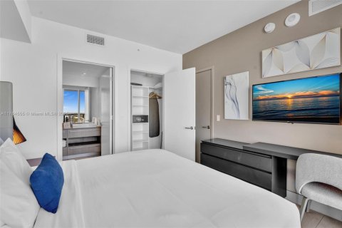 Condo in Hollywood, Florida, 1 bedroom  № 1867762 - photo 24