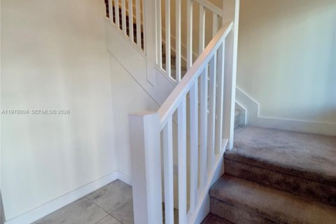 Townhouse in Doral, Florida 3 bedrooms, 196.58 sq.m. № 2041842 - photo 3