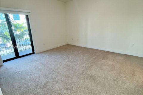 Townhouse in Doral, Florida 3 bedrooms, 196.58 sq.m. № 2041842 - photo 9