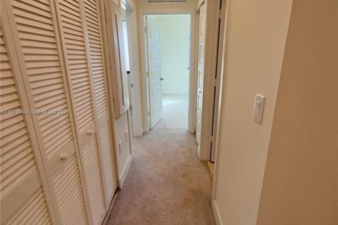 Townhouse in Doral, Florida 3 bedrooms, 196.58 sq.m. № 2041842 - photo 4