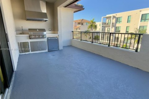 Townhouse in Doral, Florida 3 bedrooms, 196.58 sq.m. № 2041842 - photo 15