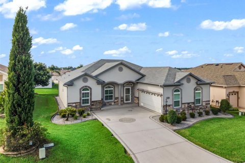 House in Summerfield, Florida 3 bedrooms, 169.55 sq.m. № 2413525