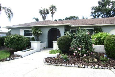 Villa ou maison à louer à Sarasota, Floride: 3 chambres, 146.23 m2 № 1686844 - photo 2