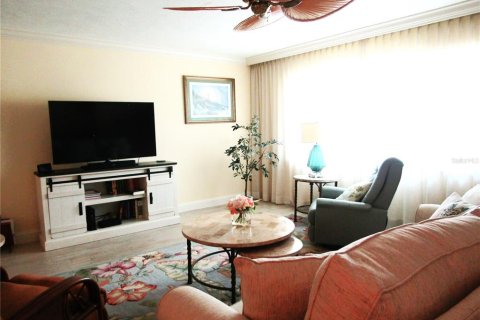 Villa ou maison à louer à Sarasota, Floride: 3 chambres, 146.23 m2 № 1686844 - photo 4