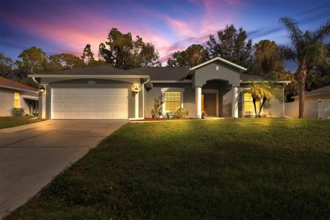 Casa en North Port, Florida 3 dormitorios, 170.2 m2 № 2128440