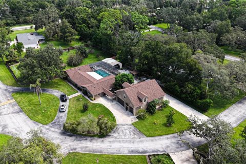 House in Sanford, Florida 6 bedrooms, 465.07 sq.m. № 1909592 - photo 26