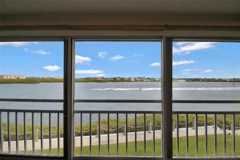 Condo in Sarasota, Florida, 3 bedrooms  № 958014 - photo 19