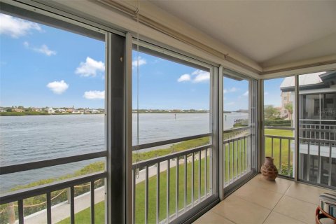Condo in Sarasota, Florida, 3 bedrooms  № 958014 - photo 22