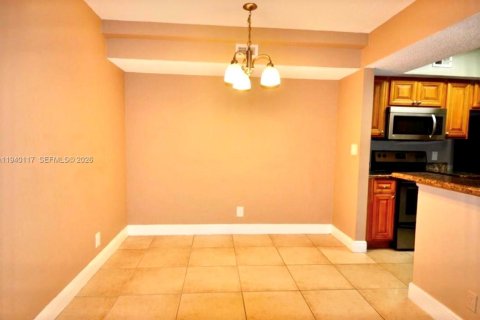Apartment in Tamarac, Florida 2 bedrooms, 95.69 sq.m. № 2002671 - photo 10