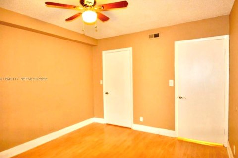 Apartment in Tamarac, Florida 2 bedrooms, 95.69 sq.m. № 2002671 - photo 12