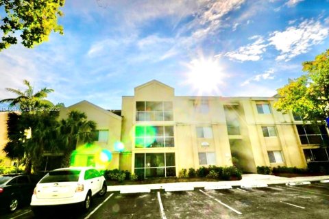 Apartment in Tamarac, Florida 2 bedrooms, 95.69 sq.m. № 2002671 - photo 2