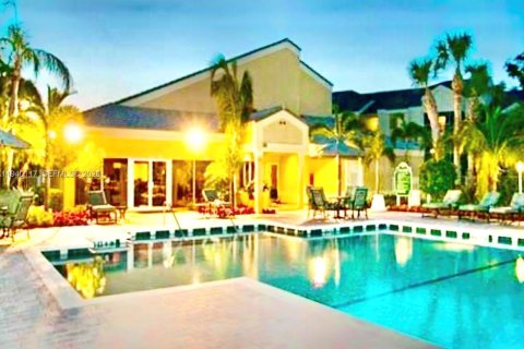 Apartment in Tamarac, Florida 2 bedrooms, 95.69 sq.m. № 2002671 - photo 3