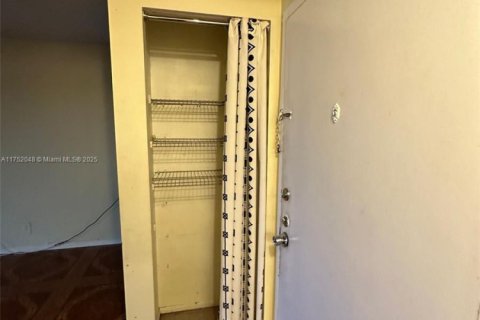 Купить кондоминиум в Лодерхилл, Флорида 2 спальни, 74.32м2, № 1985376 - фото 14