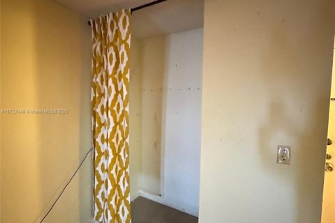 Купить кондоминиум в Лодерхилл, Флорида 2 спальни, 74.32м2, № 1985376 - фото 15