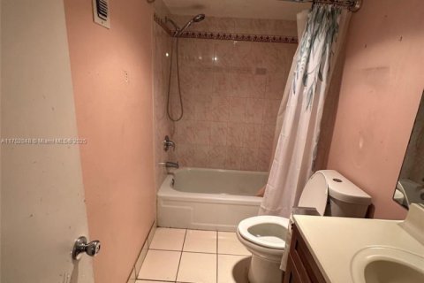 Купить кондоминиум в Лодерхилл, Флорида 2 спальни, 74.32м2, № 1985376 - фото 30