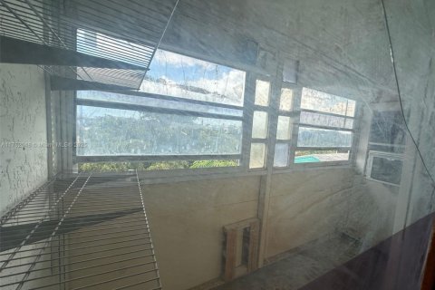 Купить кондоминиум в Лодерхилл, Флорида 2 спальни, 74.32м2, № 1985376 - фото 23