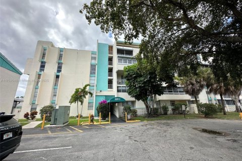 Купить кондоминиум в Лодерхилл, Флорида 2 спальни, 74.32м2, № 1985376 - фото 7