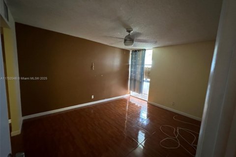 Купить кондоминиум в Лодерхилл, Флорида 2 спальни, 74.32м2, № 1985376 - фото 21