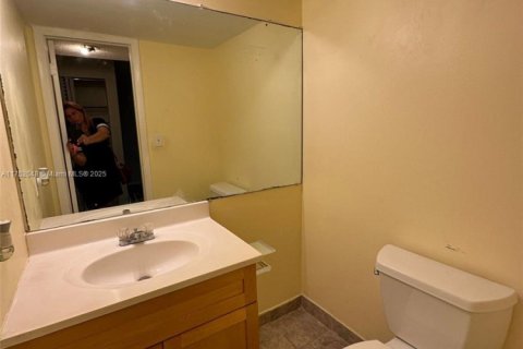 Купить кондоминиум в Лодерхилл, Флорида 2 спальни, 74.32м2, № 1985376 - фото 11