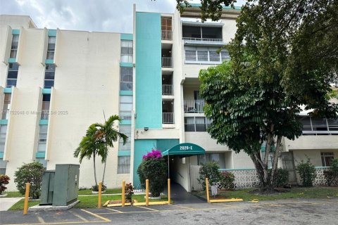 Купить кондоминиум в Лодерхилл, Флорида 2 спальни, 74.32м2, № 1985376 - фото 10