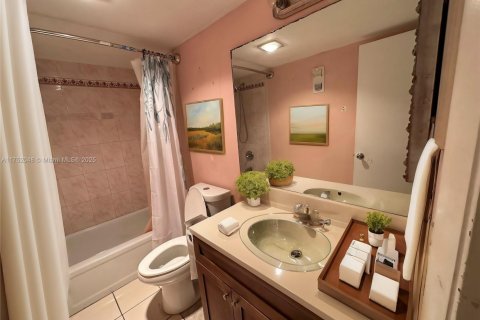 Купить кондоминиум в Лодерхилл, Флорида 2 спальни, 74.32м2, № 1985376 - фото 4