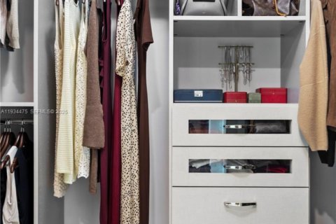 Купить кондоминиум в Майами, Флорида 3 спальни, 197.88м2, № 2035713 - фото 24