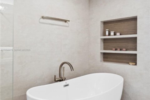 Купить кондоминиум в Майами, Флорида 3 спальни, 197.88м2, № 2035713 - фото 22