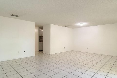 Villa ou maison à louer à Saint Petersburg, Floride: 2 chambres, 85.01 m2 № 1870569 - photo 3