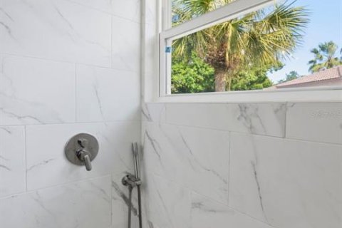 Condo in Tampa, Florida, 2 bedrooms  № 2092691 - photo 25