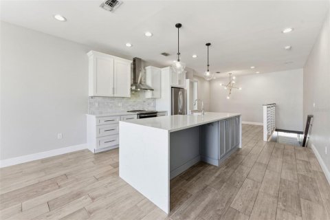 Condo in Tampa, Florida, 2 bedrooms  № 2092691 - photo 3