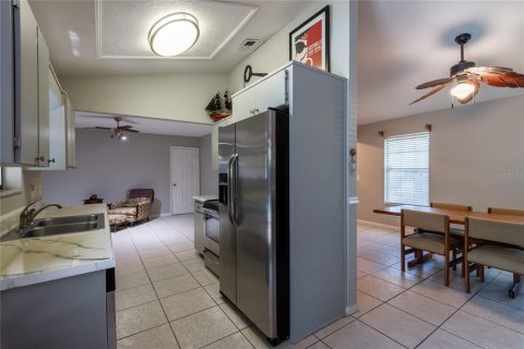 House in Lutz, Florida 3 bedrooms, 125.6 sq.m. № 2429281 - photo 20