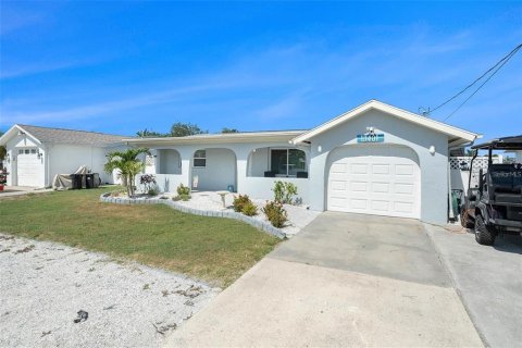 House in Hudson, Florida 3 bedrooms, 133.78 sq.m. № 2145469 - photo 2