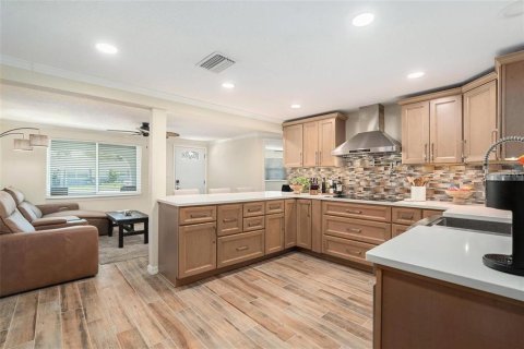 House in Hudson, Florida 3 bedrooms, 133.78 sq.m. № 2145469 - photo 9