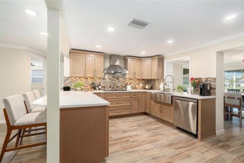 House in Hudson, Florida 3 bedrooms, 133.78 sq.m. № 2145469 - photo 8